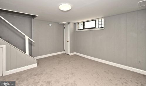 8721 Jackson St, Philadelphia PA 19145-2427 exterior