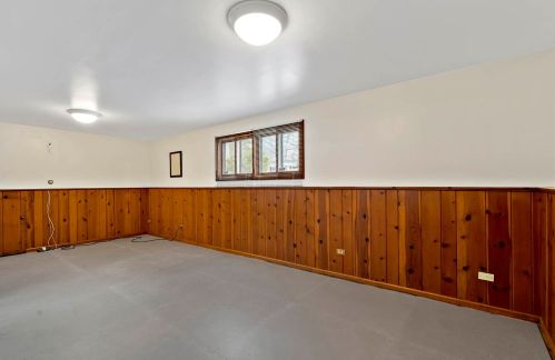 2421 Corona Rd, Waukegan IL 60087-4042 exterior