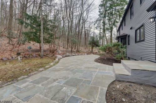 462 Laurel Ln, Kinnelon NJ  07405-3122 exterior