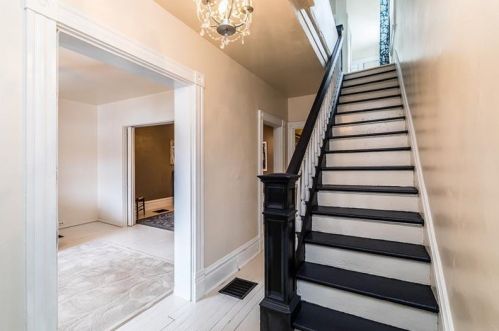 827 Southern Ave, Pittsburgh, PA 15211-2254