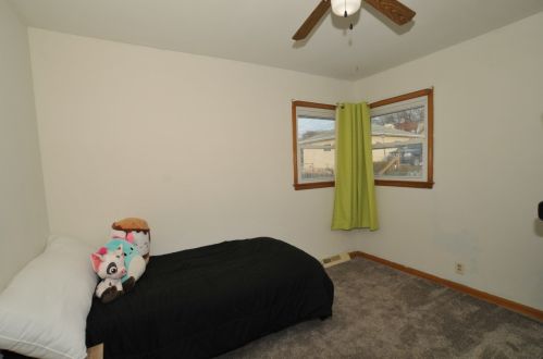 3028 94, Milwaukee WI 53227-3611 exterior