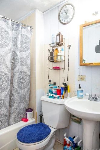 32 Phillips St, Norwalk CT 06854-1220 exterior