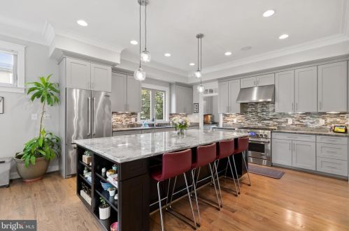 4815 15 St, Arlington VA 22205-2620 exterior