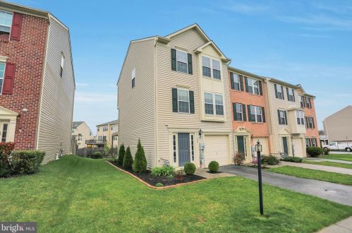 726 Blossom Dr, Hanover, PA 17331-2078