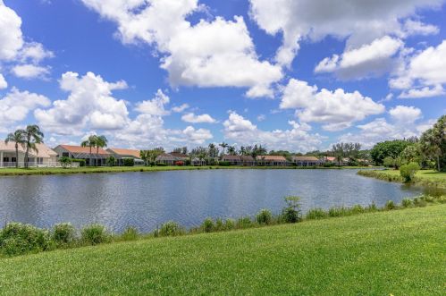 8225 Desmond Dr, Boynton Beach FL 33472-5014 exterior