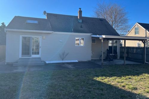 104 Schuyler Dr, Edison NJ  08817-3560 exterior