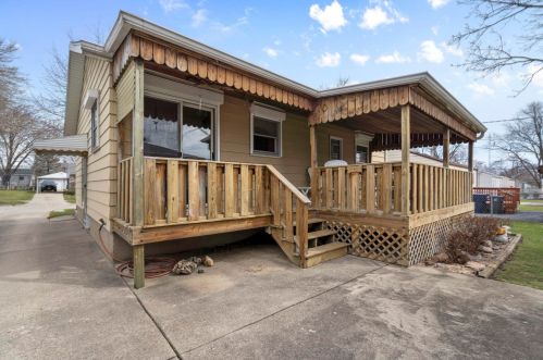 2629 Iroquois Rd, Waukegan IL 60087-4522 exterior