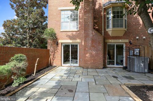 1454 Mclean Mews Ct, Mc Lean VA  22101-3824 exterior