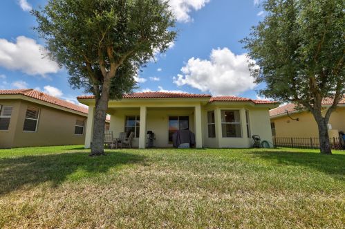 1839 Jamesport Dr, Fort Pierce FL 34953-4599 exterior