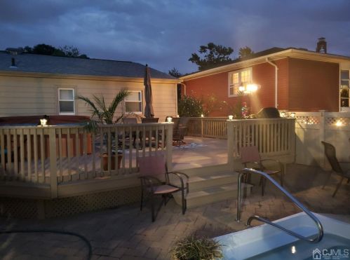 829 Evergreen Ct, New Brunswick NJ 08902-2314 exterior