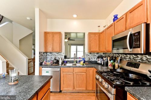 1900 Trenton Pl, Washington DC 20032-1553 exterior