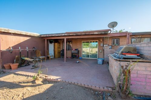 7521 Lakeside Dr, Tucson, AZ 85730-2427