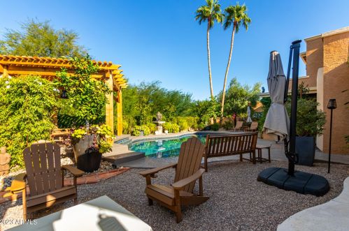 11039 11th St, Phoenix AZ  85020-5852 exterior