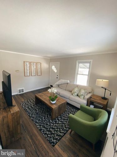 226 Sandalwood Ave, Trenton NJ 08619-2335 exterior