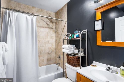 1234 Carrollsburg Pl, Washington DC 20024-4144 exterior