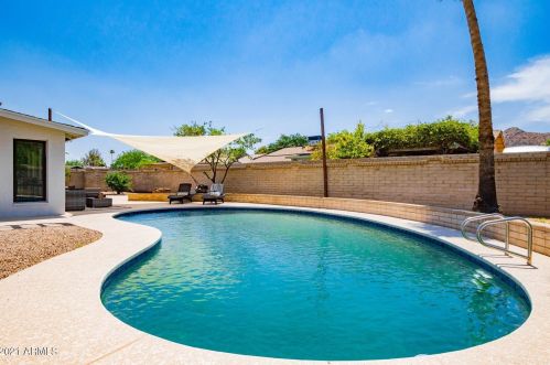 10050 26th St, Phoenix AZ  85028-4307 exterior