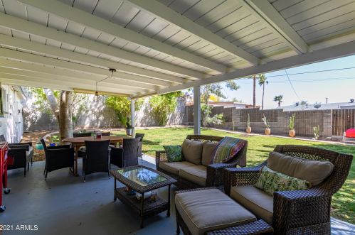 1233 El Camino Dr, Phoenix AZ 85051-9124 exterior