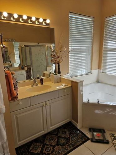 798 105 Ave, Naples FL 34108-1842 exterior