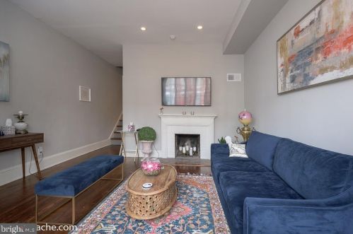 106 7th St, Washington DC  20003-1212 exterior