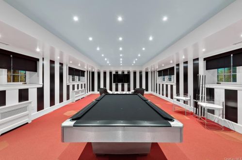 4 Whippoorwill Rd, Armonk NY 10504-1108 exterior