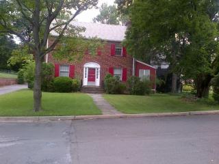 1801 Grace Church Rd, Silver Spring MD  20910-2112 exterior