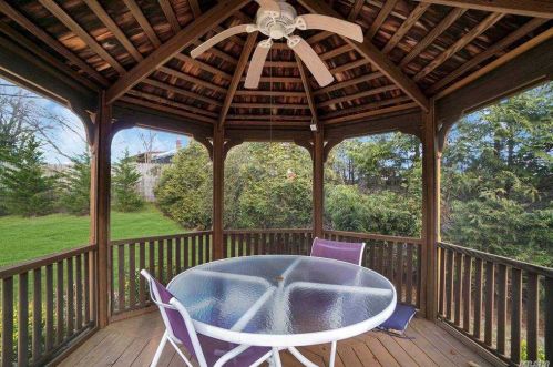 11 Elder Dr, Commack NY 11725-2331 exterior