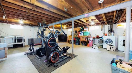 101 Grn Mnr Rd, Enfield CT 06082-4112 exterior