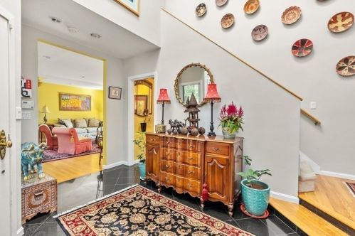 46 Seaver St, Brookline, MA 02445-5749