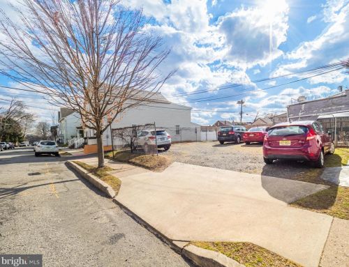 1052 Brunswick Ave, Trenton NJ 08648-8000 exterior