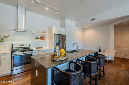 3131 Central Ave, Phoenix, AZ 85012-2621