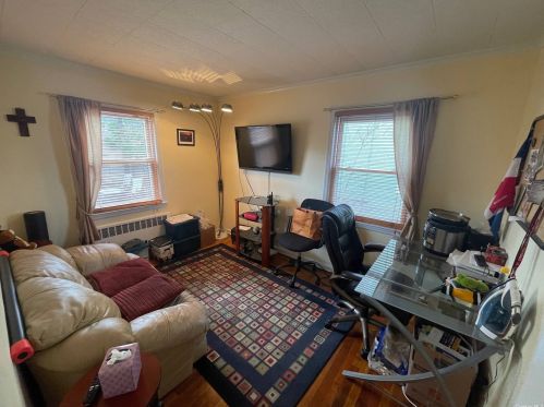 180 Beverly Pkwy, Valley Stream NY  11580-4240 exterior