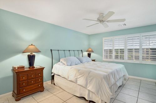 4596 Pasadena Ct, Naples FL 34109-1371 exterior