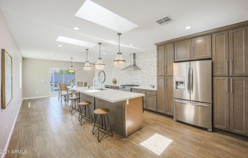 1359 Clarendon Ave, Phoenix AZ  85013-3330 exterior