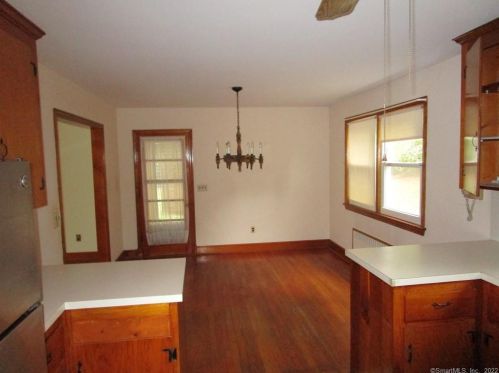 4 Coley Rd, Wilton CT 06897-2703 exterior