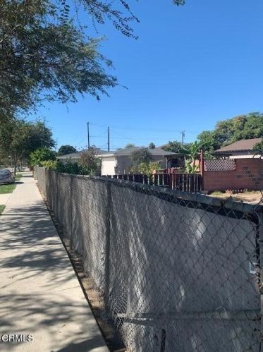 2508 Colonia Ave, Oxnard CA 93036-1230 exterior