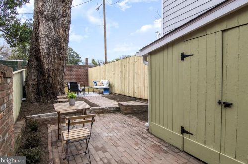 313 Royal St, Alexandria VA  22314-2628 exterior