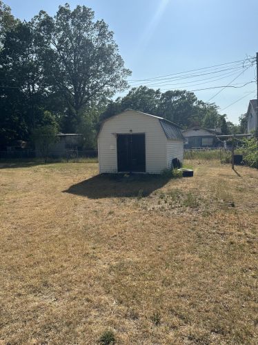 2859 Madison St, Meskegon MI 49444-2319 exterior