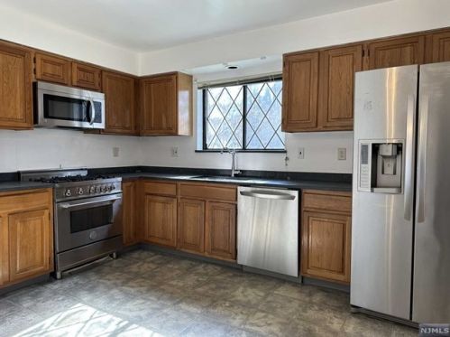 60 Linwood Ave, Cresskill NJ  07626-2103 exterior