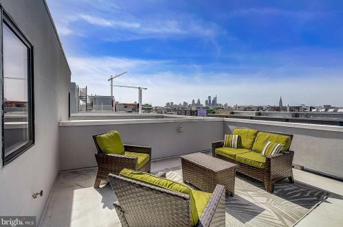 1333 Howard St, Philadelphia PA 19122-3209 exterior