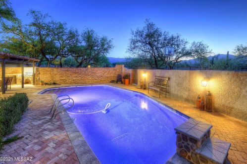 11330 Tanque Verde Rd, Tucson AZ  85749-8525 exterior