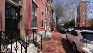 333 Pine St, Philadelphia PA  19106-4212 exterior