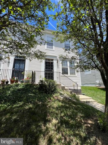 1813 Tobias Dr, Washington DC 20020-2955 exterior