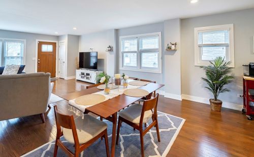 4310 Bernard St, Chicago IL 60618-1109 exterior