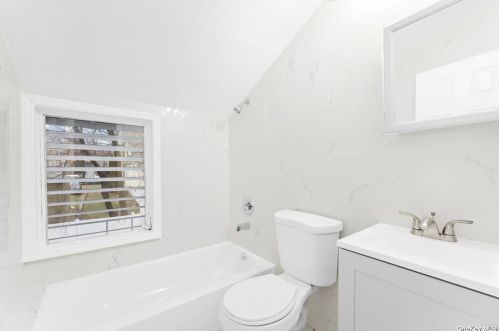 4031 Rombouts Ave, Bronx NY  10466-2513 exterior