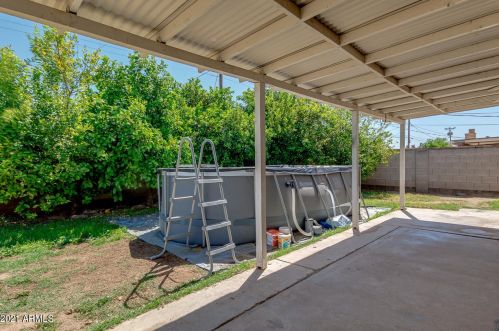 5743 38 Dr, Phoenix AZ 85053-2811 exterior