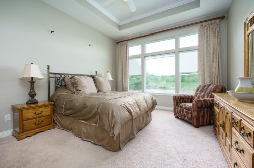 8690 Oakland Hl Cir, Kalamazoo MI 49024-5298 exterior