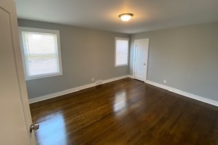 8535 Bennett Ave, Chicago IL  60617-2256 exterior