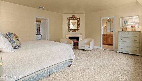 528 Field Point Rd, Greenwich CT 06830-6446 exterior