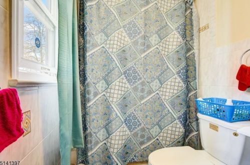 1645 Church St, Rahway NJ 07065-3424 exterior