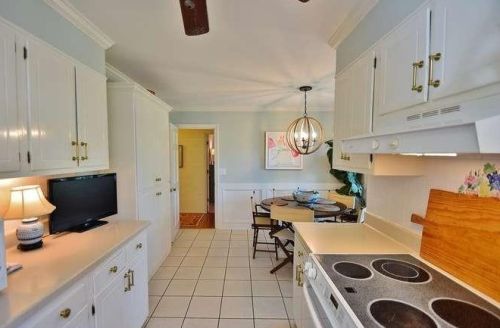 864 Chattahoochee Dr, Gainesville GA 30501-2303 exterior